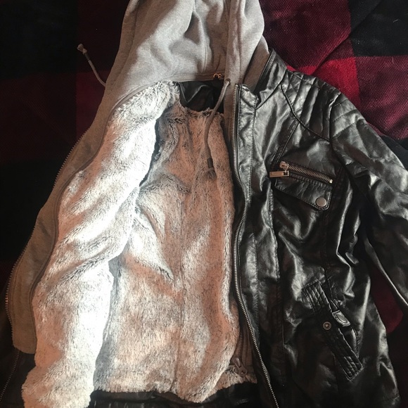 Leather jacket with fuzzy inside - Picture 2 of 2